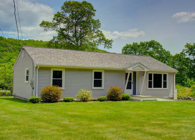 Property at 33 Homestead Rd, Ledyard, CT 06339, 3 beds, 1 bath