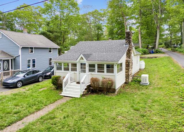 Property at 48 Lakeview Dr, Coventry, CT 06238, 2 beds, 1 bath