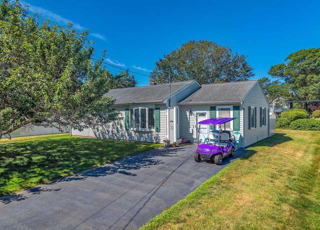 Property at 33 Fenwood Rd, Old Saybrook, CT 06475, 2 beds, 2 baths