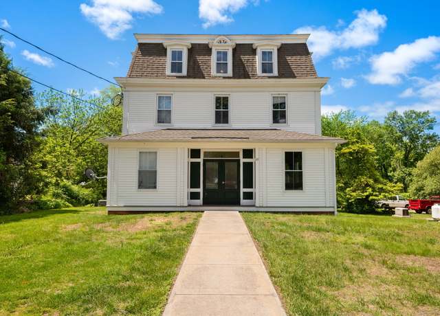 Property at 21 Plains Rd, East Haddam, CT 06469, 8 beds, 6 baths