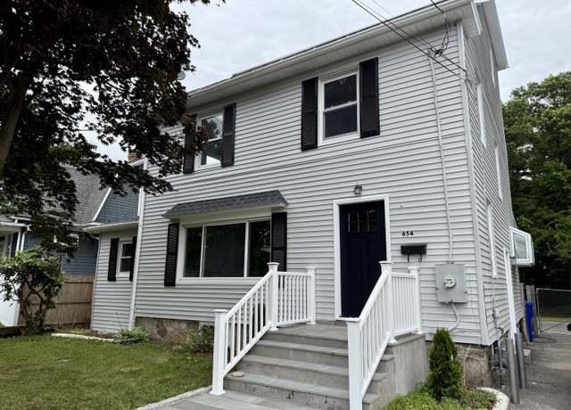 Property at 654 Nichols Ave, Stratford, CT 06614, 4 beds, 2.5 baths