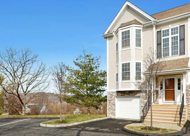 Property at 1501 Briar Woods Ln #1501, Danbury, CT 06810, 2 beds, 2.5 baths