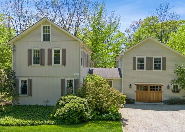 Property at 101 Broadway, Trumbull, CT 06611, 3 beds, 2.5 baths