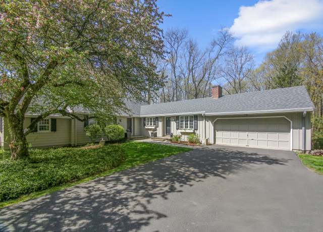 Property at 91 Carriage Dr, Avon, CT 06001, 4 beds, 3 baths