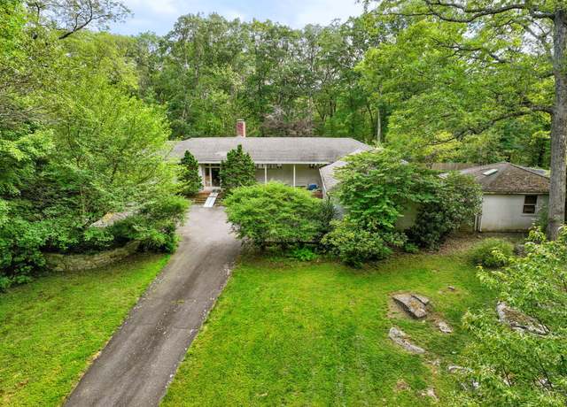 Property at 592 Laurel Rd, New Canaan, CT 06840, 4 beds, 3 baths