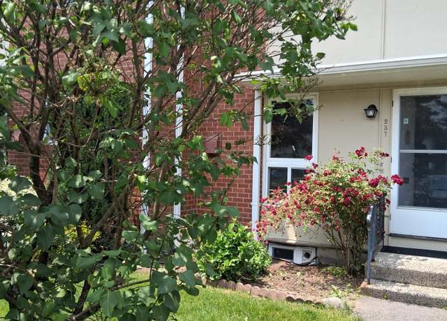 Property at 237 Centerbrook Rd, Hamden, CT 06518, 2 beds, 1.5 baths
