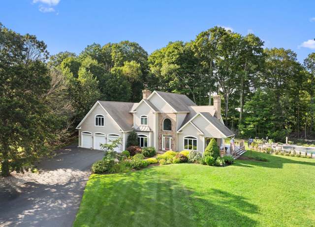 Property at 37 Pondview Dr, Manchester, CT 06040, 3 beds, 3.5 baths