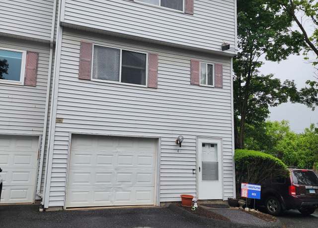 Property at 120 Triangle St Unit 1-4, Danbury, CT 06810, 2 beds, 1.5 baths