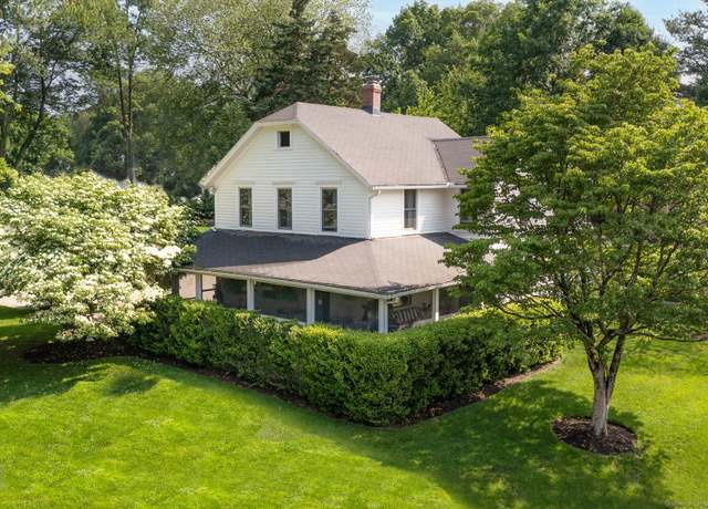 Property at 7 Morningside Ln, Westport, CT 06880, 4 beds, 2 baths