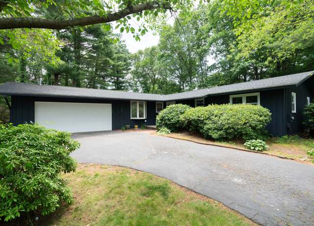 Property at 228 Pattonwood Dr, Southington, CT 06489, 5 beds, 4 baths