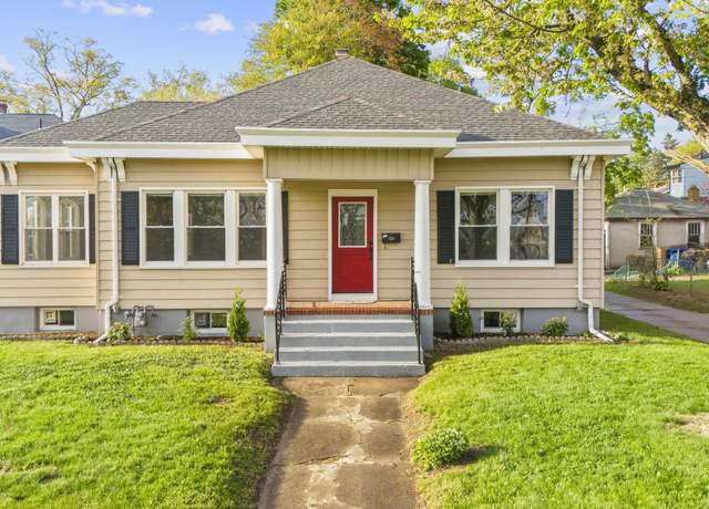 Property at 181 Westbourne Pkwy, Hartford, CT 06112, 3 beds, 2 baths