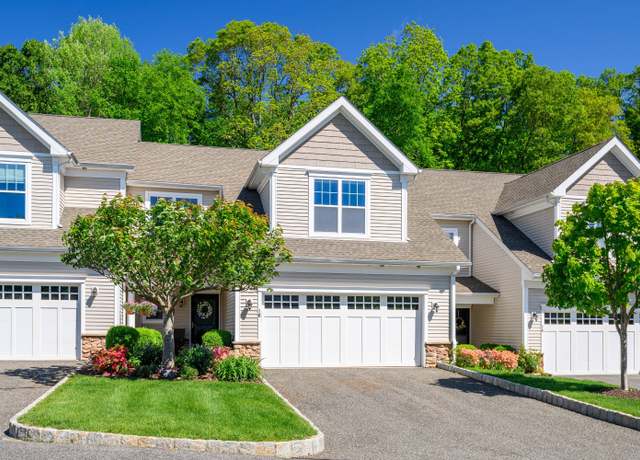 Property at 18 Brookside Ct #18, Newtown, CT 06470, 2 beds, 2.5 baths