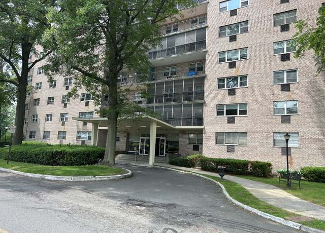Property at 25 Cartright St Unit 1E, Bridgeport, CT 06604, 1 bed, 1 bath