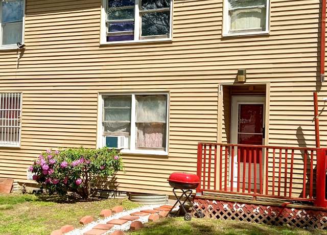 Property at 25 Judson St Apt C, Hartford, CT 06120, 3 beds, 2 baths