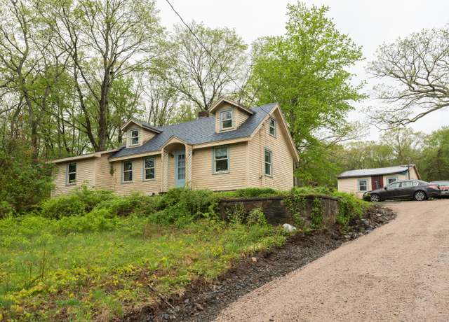 Property at 872 Nut Plains Rd, Guilford, CT 06437, 4 beds, 1 bath