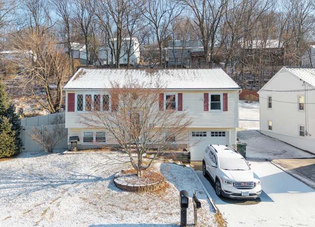 Property at 19 Skyline Dr, Danbury, CT 06810, 4 beds, 2.5 baths