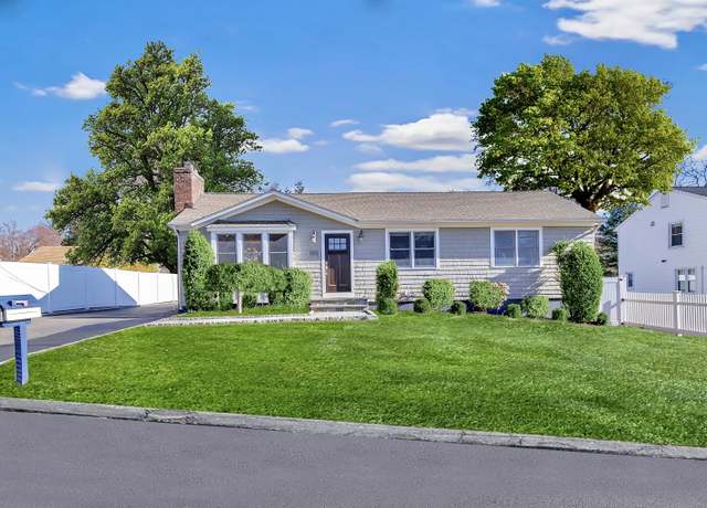 Property at 154 Warsaw St, Fairfield, CT 06825, 3 beds, 3 baths
