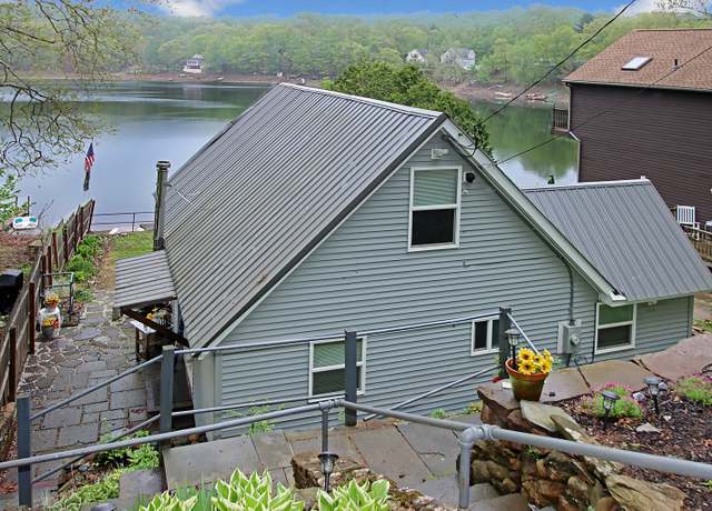 Property at 60 Jobs Gate 2, Portland, CT 06480, 1 bed, 1 bath