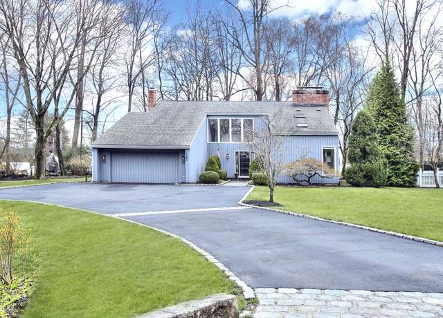 Property at 122 Old Rd, Westport, CT 06880, 4 beds, 2.5 baths