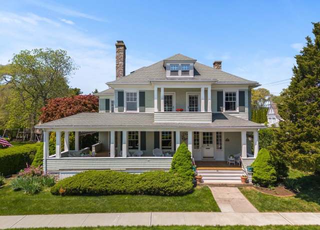 Property at 86 Tyler Ave, Groton, CT 06340, 5 beds, 3 baths
