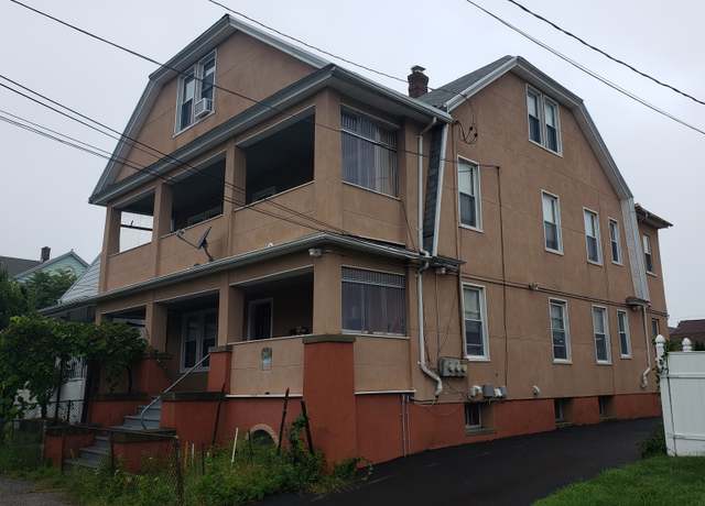 Property at 102 Fairfield Ave, Waterbury, CT 06708, 6 beds, 2 baths