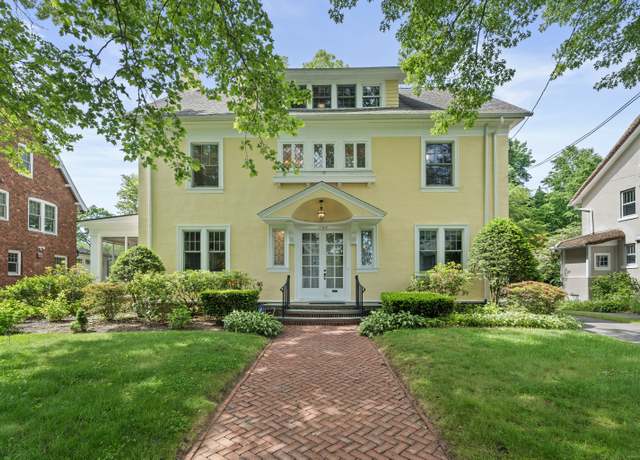 Property at 168 Westwood Rd, New Haven, CT 06515, 4 beds, 3.5 baths