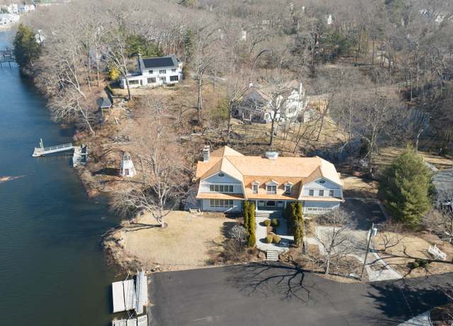 Property at 22 Oak Ridge Park, Westport, CT 06880, 4 beds, 4.5 baths