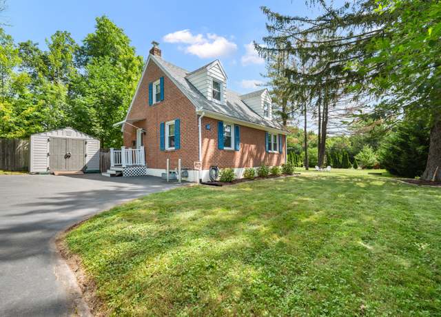 Property at 10 Harding Ave, Newington, CT 06111, 3 beds, 1 bath