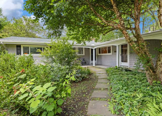 Property at 109 Country Club Rd, Avon, CT 06001, 3 beds, 2 baths