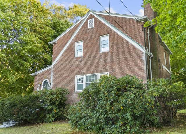 Property at 90 Augur St, Hamden, CT 06517, 3 beds, 1.5 baths