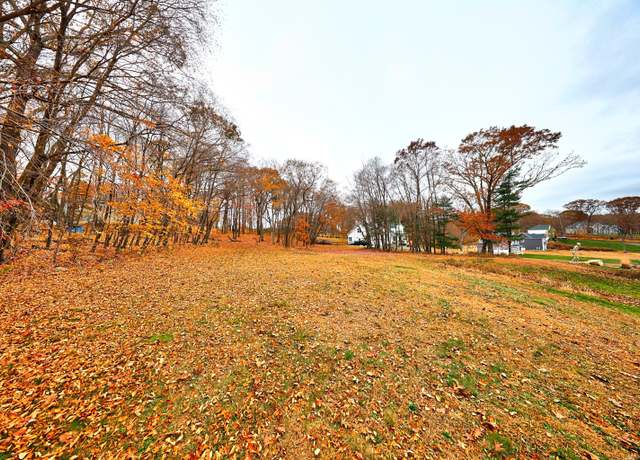 Property at 9 Ridgewood Club Rd, Prospect, CT 06712
