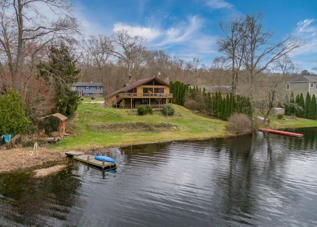 Property at 30 Pattagansett Dr, East Lyme, CT 06333, 3 beds, 2 baths