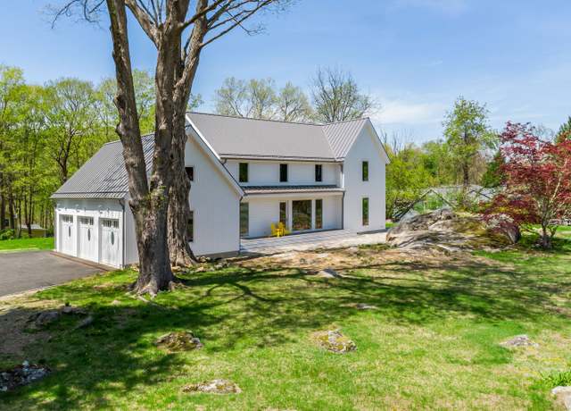 Property at 261 North St, Ridgefield, CT 06877, 4 beds, 4 baths