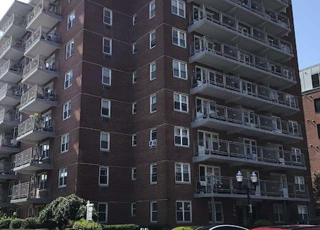 Property at 700 Summer St Apt 4L, Stamford, CT 06901, 2 beds, 1 bath