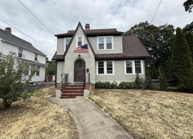 Property at 520 Savoy St, Bridgeport, CT 06606, 3 beds, 3 baths