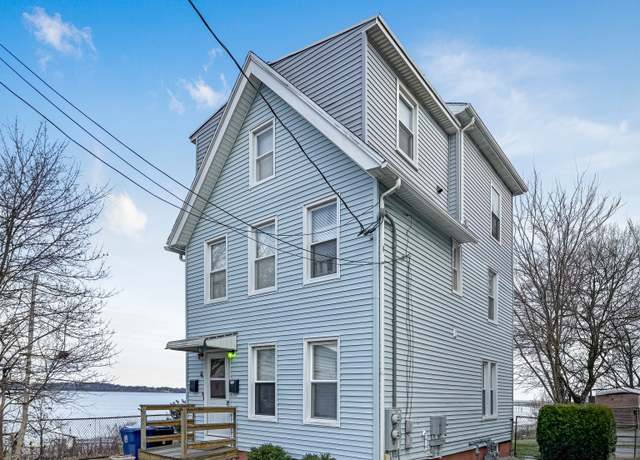 Property at 4 Prospect Pl, West Haven, CT 06516, 6 beds, 3.5 baths