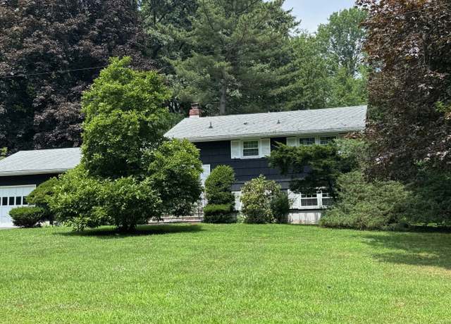 Property at 317 Narrow Ln, Orange, CT 06477, 3 beds, 1.5 baths
