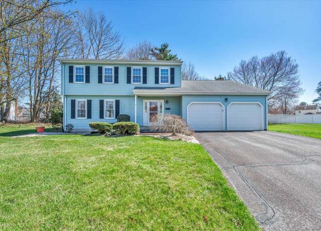 Property at 5 Whitney Ct, Cromwell, CT 06416, 3 beds, 2.5 baths