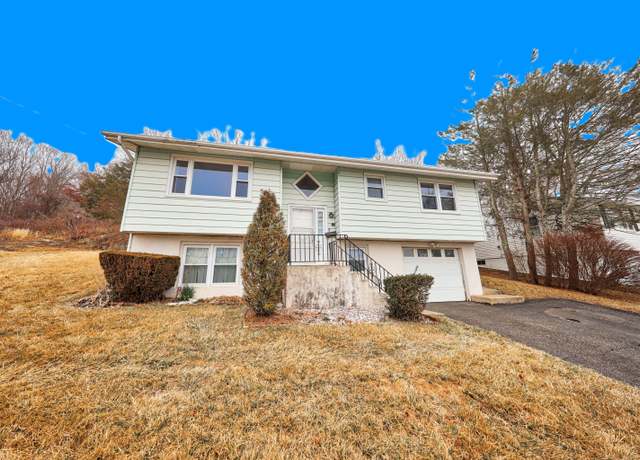Property at 40 Rosengarten Dr, Waterbury, CT 06704, 3 beds, 1.5 baths