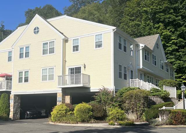 Property at 631 Danbury Rd Apt 28, Ridgefield, CT 06877, 2 beds, 1.5 baths