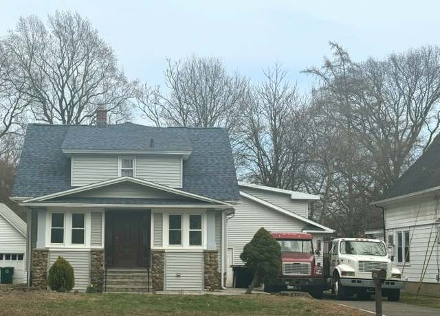 Property at 1314 Huntington Rd, Stratford, CT 06614, 3 beds, 3 baths