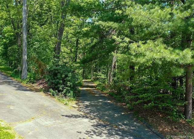 Property at 318 3 Mile Rd, Glastonbury, CT 06033