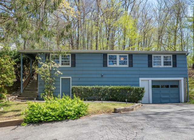 Property at 7 Greenwich Dr, Southbury, CT 06488, 2 beds, 1 bath