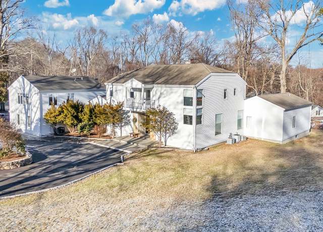Property at 106A Comstock Hill Ave, Norwalk, CT 06850, 7 beds, 5.5 baths