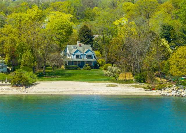 Property at 86 Wallacks Dr, Stamford, CT 06902, 6 beds, 5.5 baths