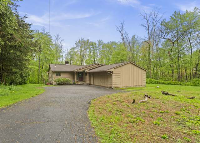 Property at 27 Adams Rd, Bloomfield, CT 06002, 3 beds, 3 baths