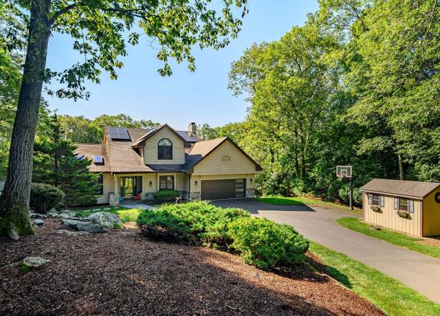 Property at 15 Coach Hl, Danbury, CT 06811, 4 beds, 3.5 baths
