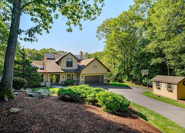 Property at 15 Coach Hl, Danbury, CT 06811, 4 beds, 3.5 baths