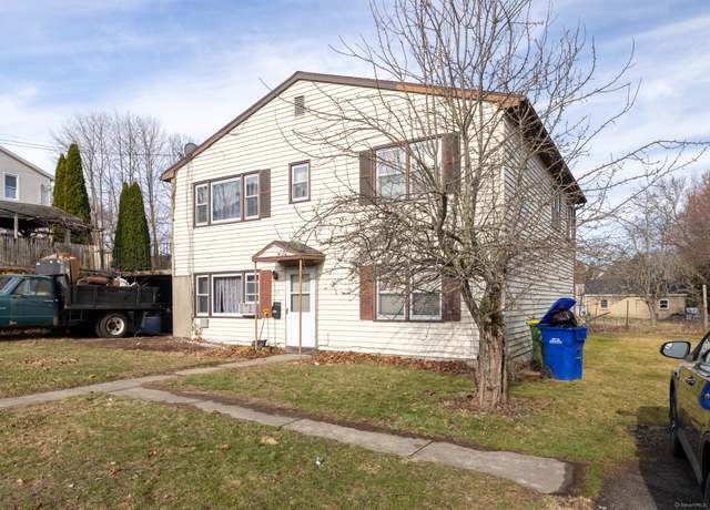 Property at 35 Houghton St, Waterbury, CT 06704, 6 beds, 2 baths