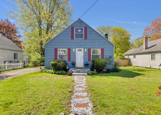 Property at 44 Monroe St, Waterford, CT 06385, 3 beds, 1 bath